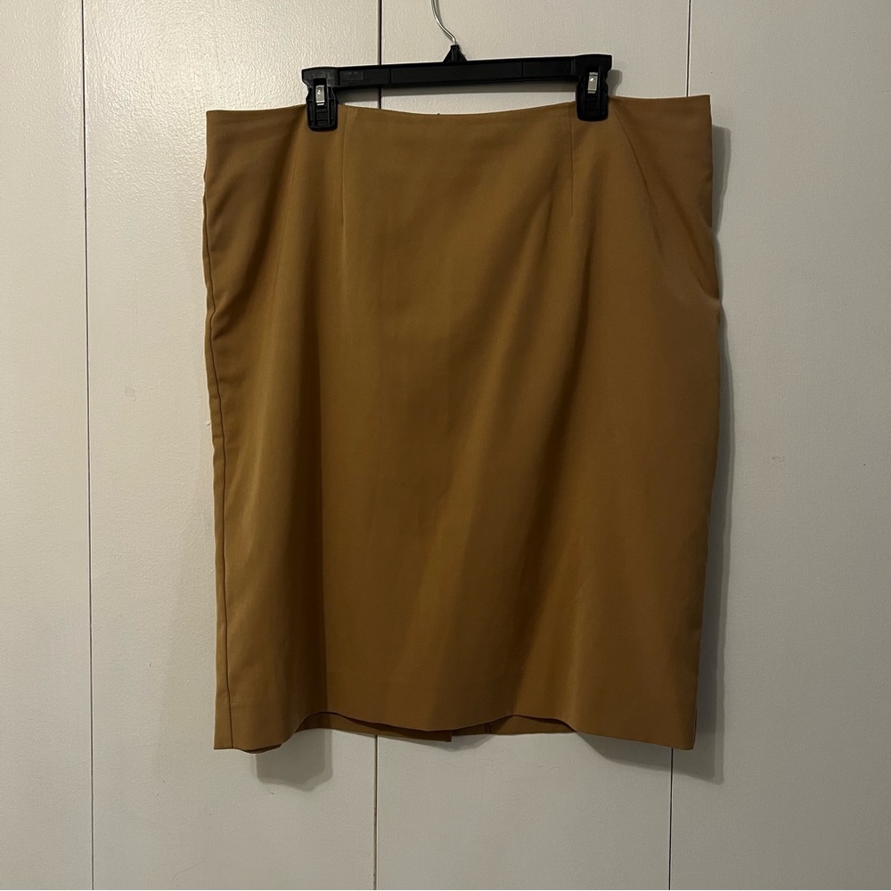 **Camel Merona Pencil Skirt – Size 18**
